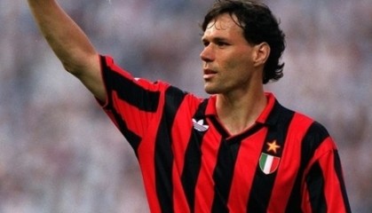 米兰前队医：大家都反对范巴斯滕手术，古利特被狗咬后和我开玩笑